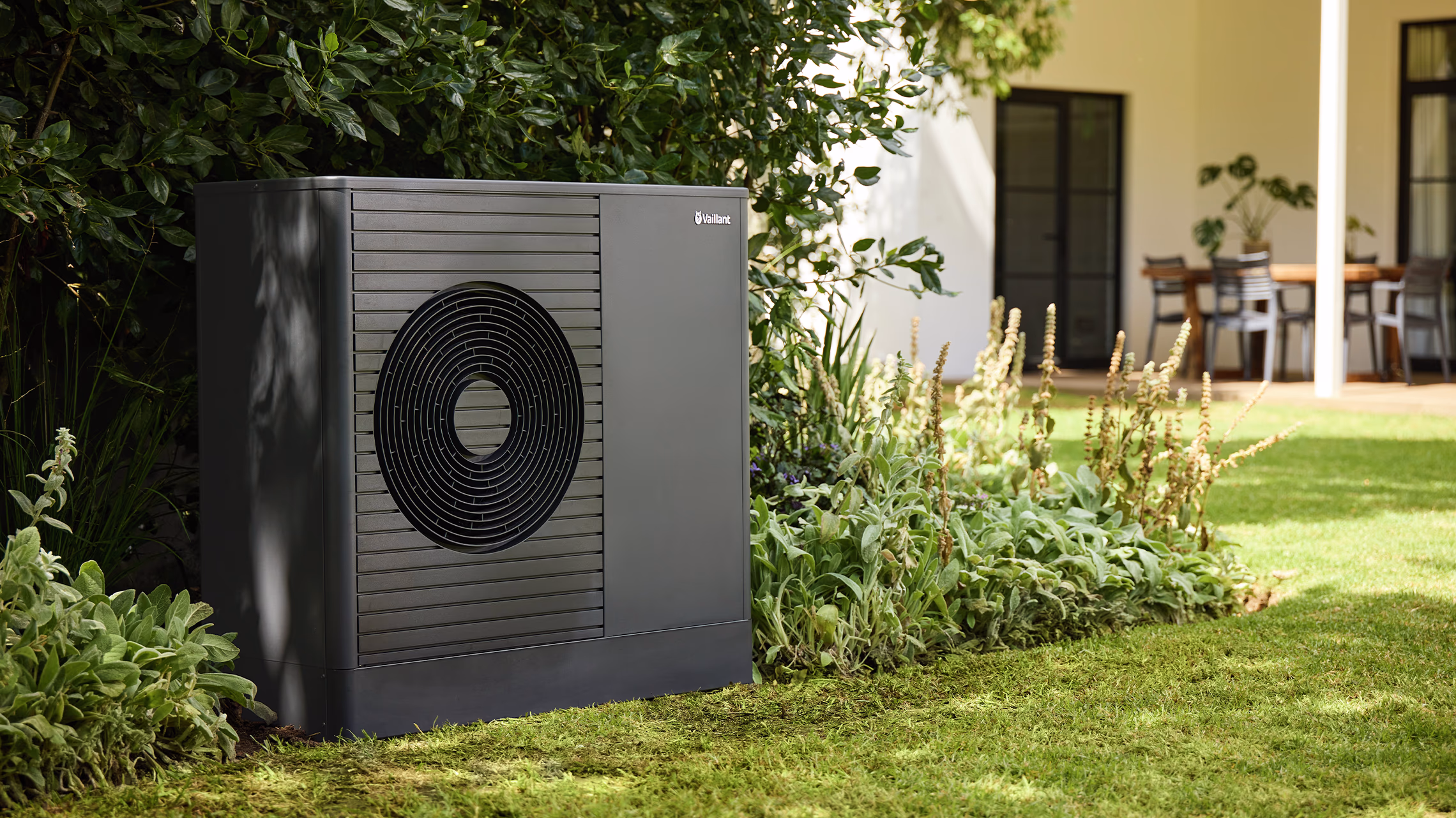 Thumbnail 3 van de Vaillant aroTHERM Plus VWL 35/8.1 A | All-Electric Warmtepomp