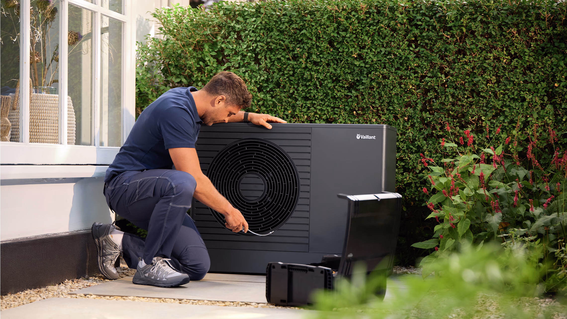 Thumbnail 2 van de Vaillant aroTHERM Pro VWL 75/7.1 A| All-Electric Warmtepomp