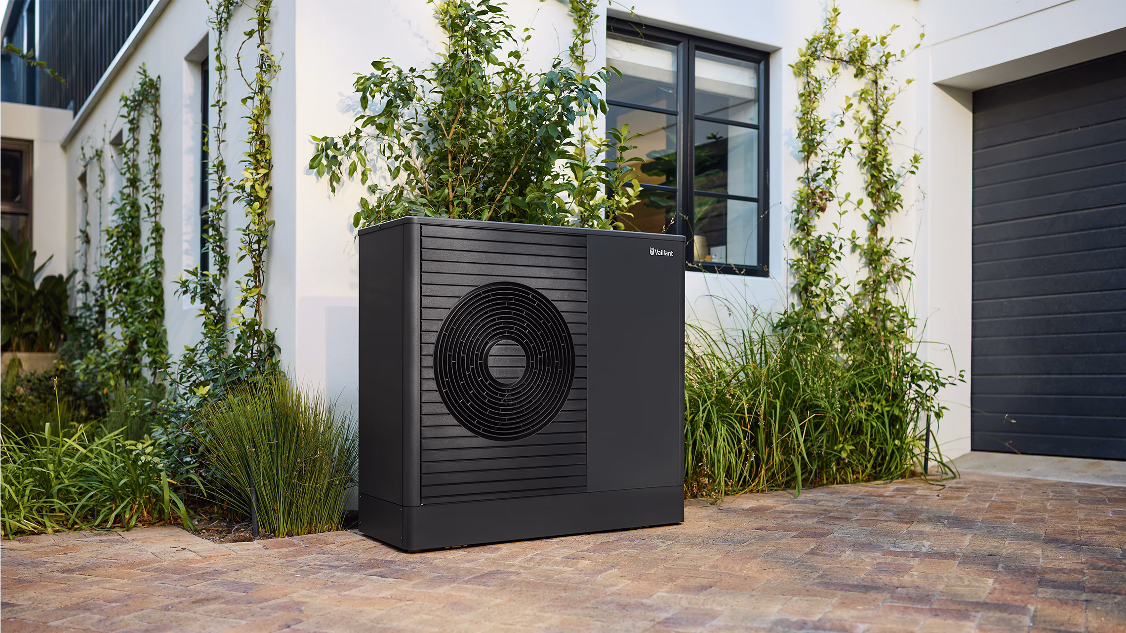 Thumbnail 4 van de Vaillant aroTHERM Plus VWL 35/8.1 A | All-Electric Warmtepomp